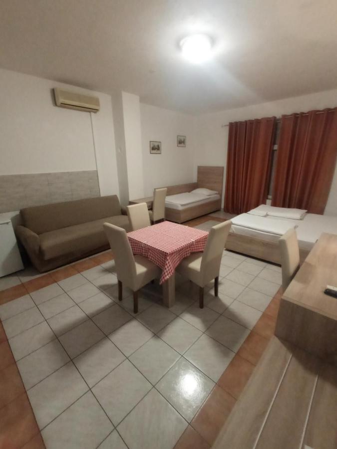 מוסטר Lovely Home City Center מראה חיצוני תמונה