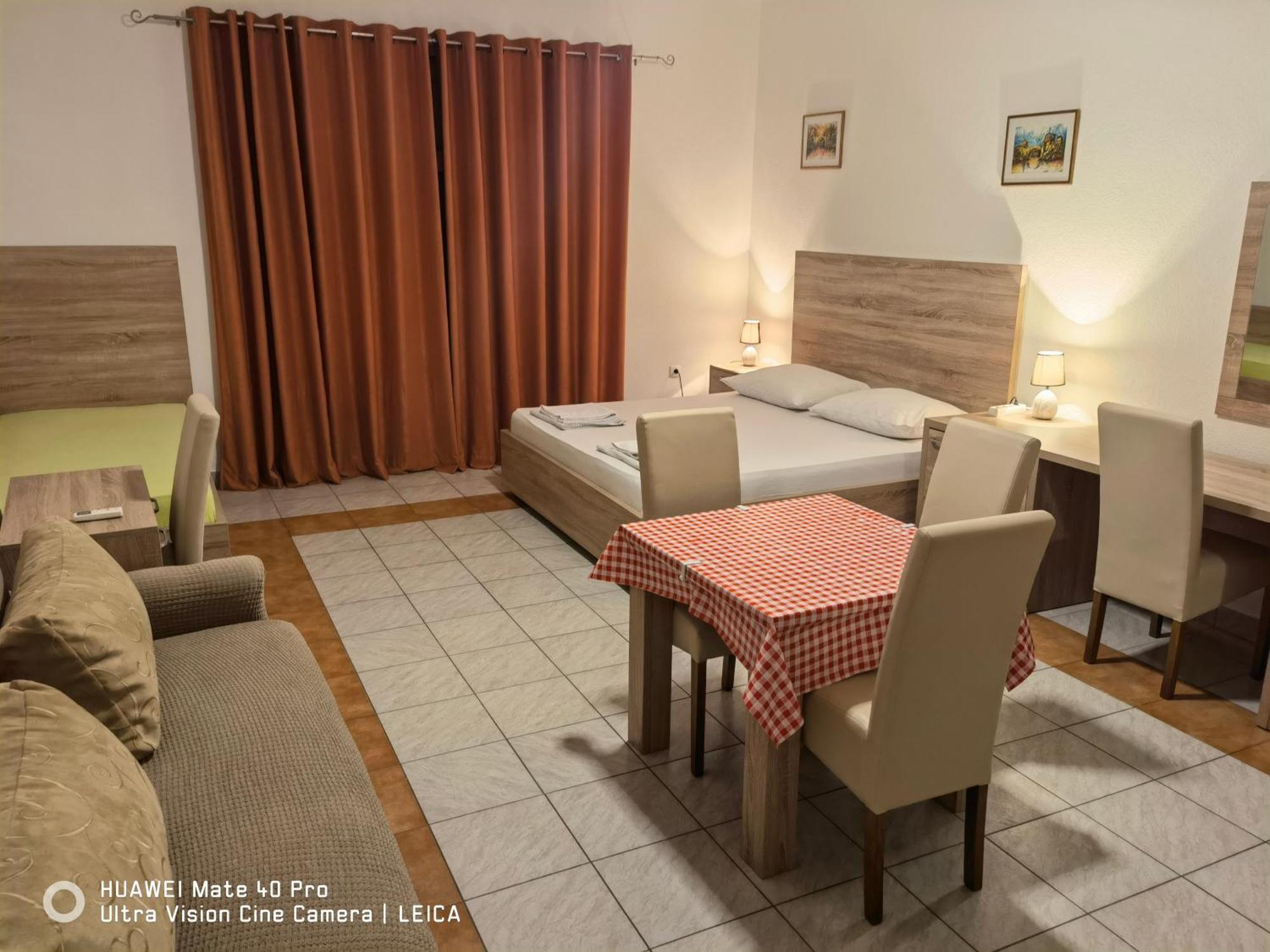 מוסטר Lovely Home City Center מראה חיצוני תמונה